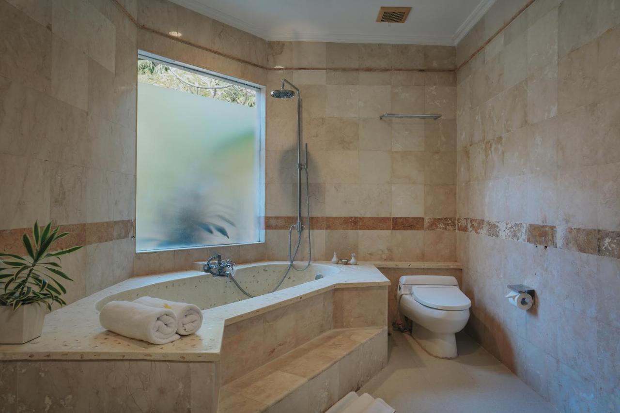 One-Bedroom Villa Plunge Pool