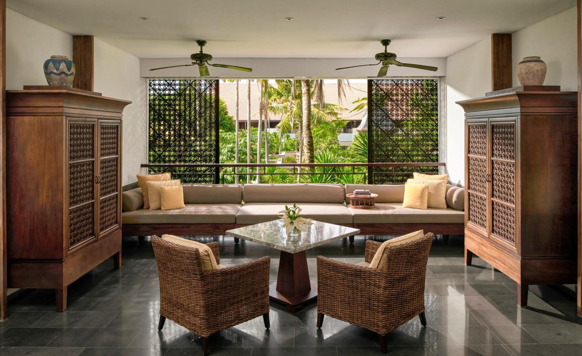 Junior King Suite Garden View