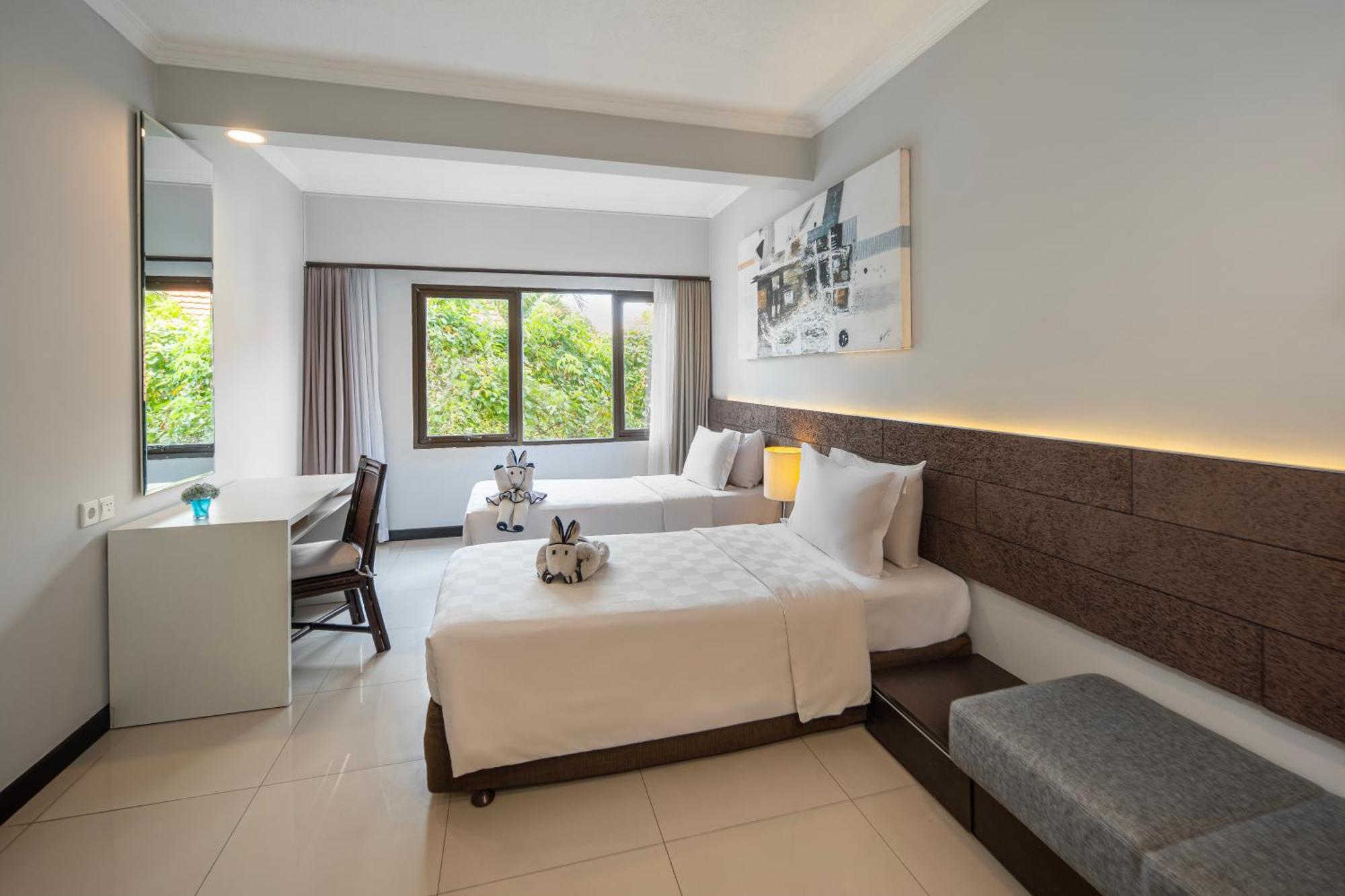 Three-Bedroom Suite Balcony,765825154:JPEG